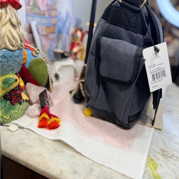 London Fog Canvas Messenger Bag - Picture 3 of 9